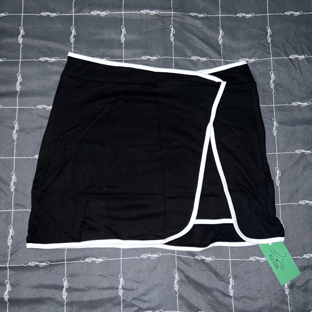Amazon Black Asymmetrical Skirt with White Trim